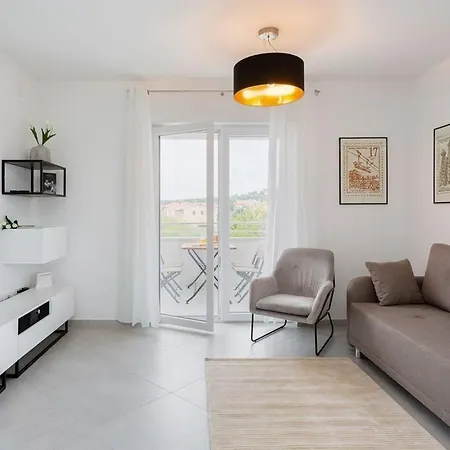 Ferienwohnung Fur 5 Personen Ca 60 Qm In Medulin, Istrien Sudkuste Von Istrien - B58508 * ميدولين